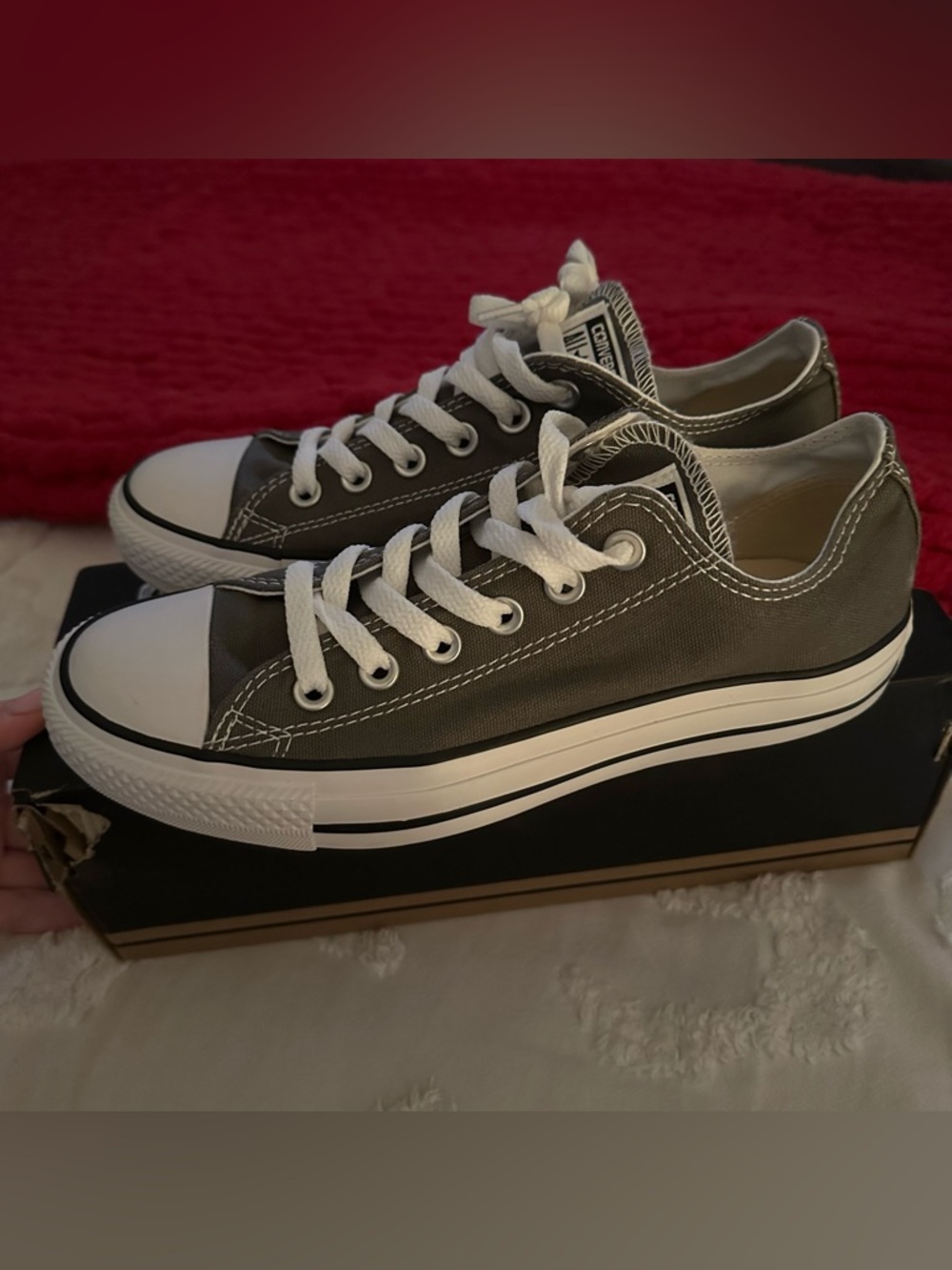 Converse - Gently worn size 7!